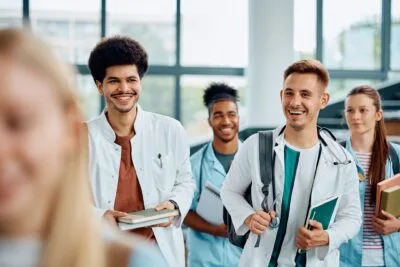 Bewerbung Medizinstudium: Ablauf, Fristen und Quoten über hochschulstart im Überblick