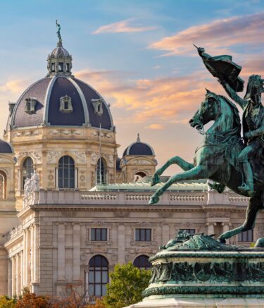 Statue des Erzherzogs Charles am Heldenplatz