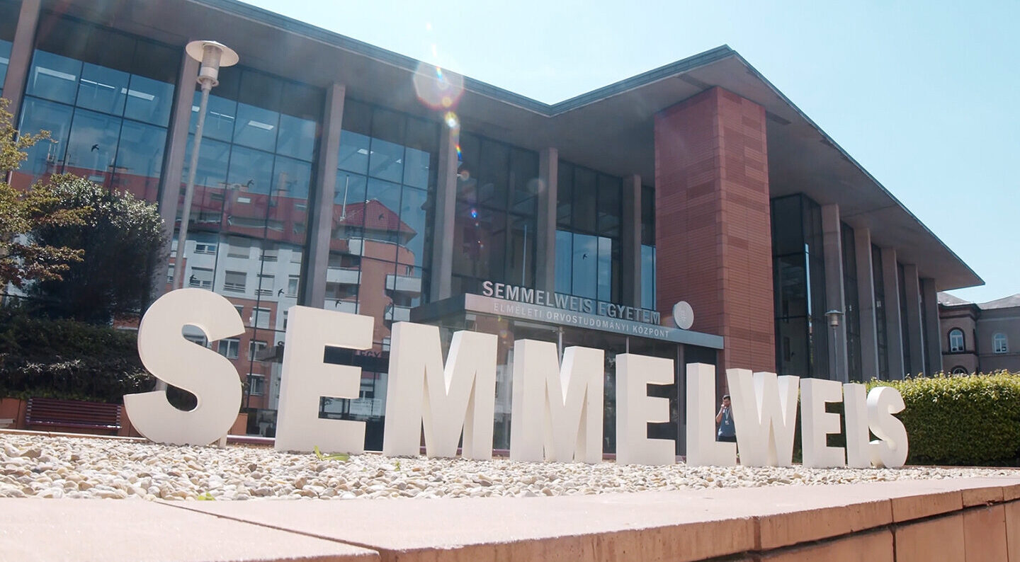 Unser Platz 1: die Semmelweis Universität in Budapest